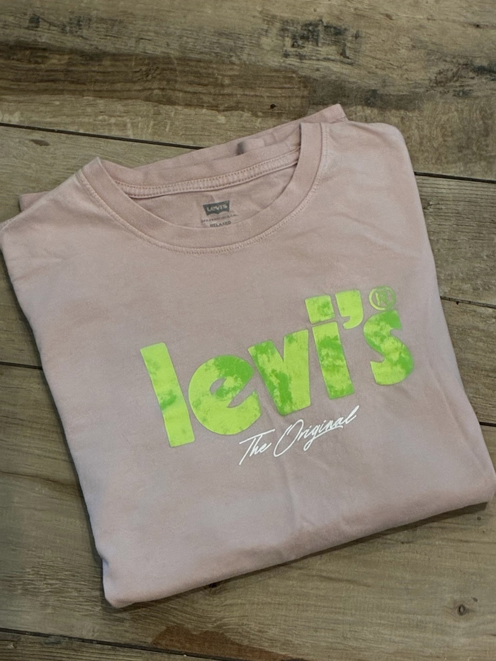 Women’s Levi's Pink Tee with Neon Lime Logo